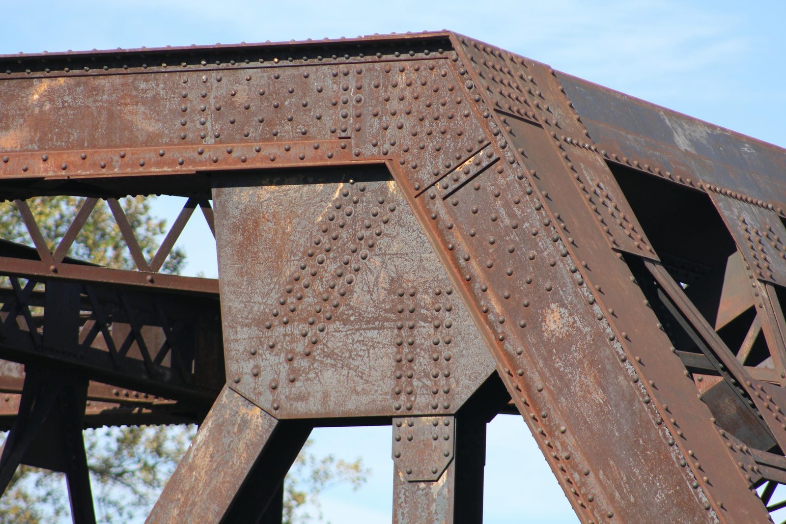 Upper angle connection
